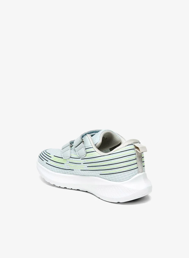 كابا حذاء رياضي للأولاد بتفاصيل شعار وإغلاق بشريط لاصق